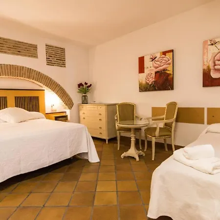 Antika Snoga 3* Ávila