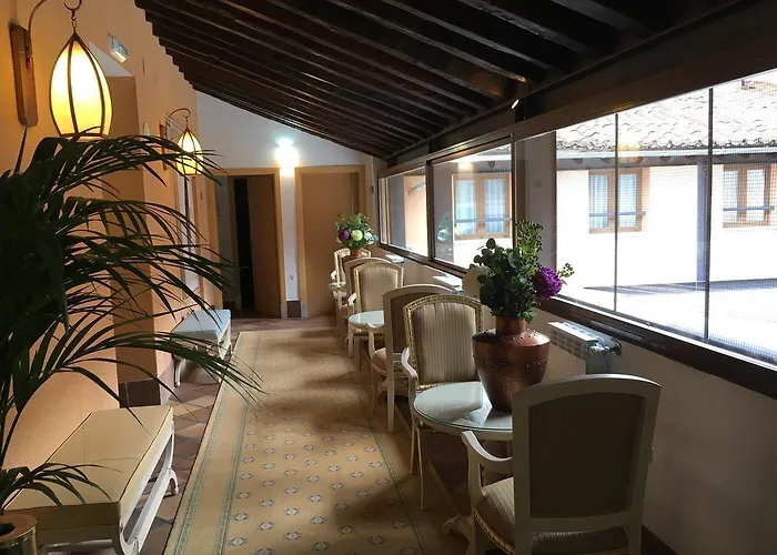 Antika Snoga Πανσιόν Ávila